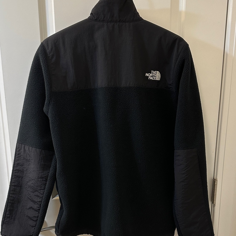 The North Face Men's Black Performance Jacket - Picture 9 of 9